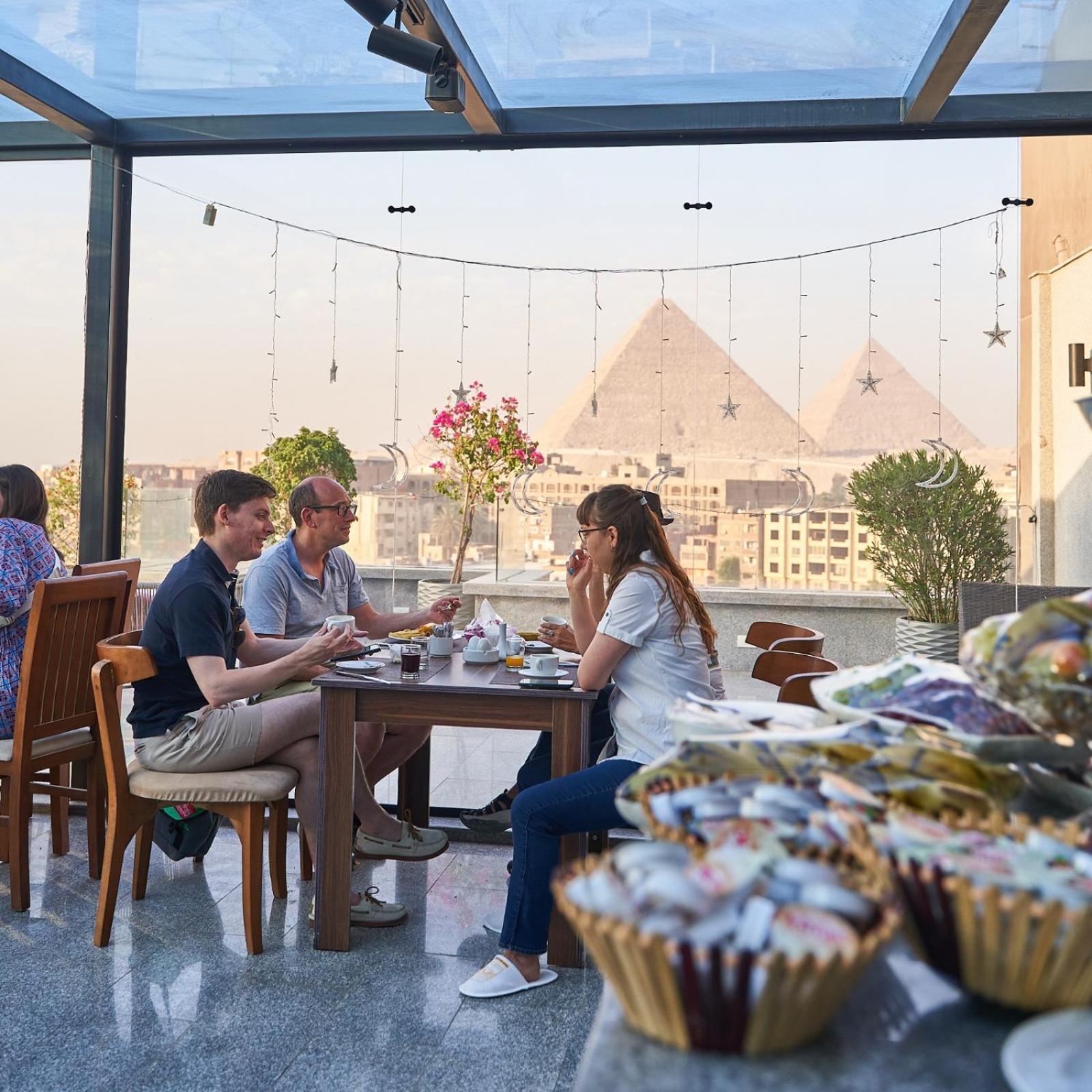 Pyramid Front Hotel Al Kawm al Akhdar Extérieur photo